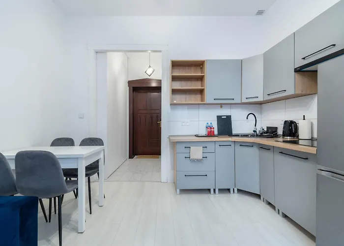 Azarentier1 Slowackiego 포즈난